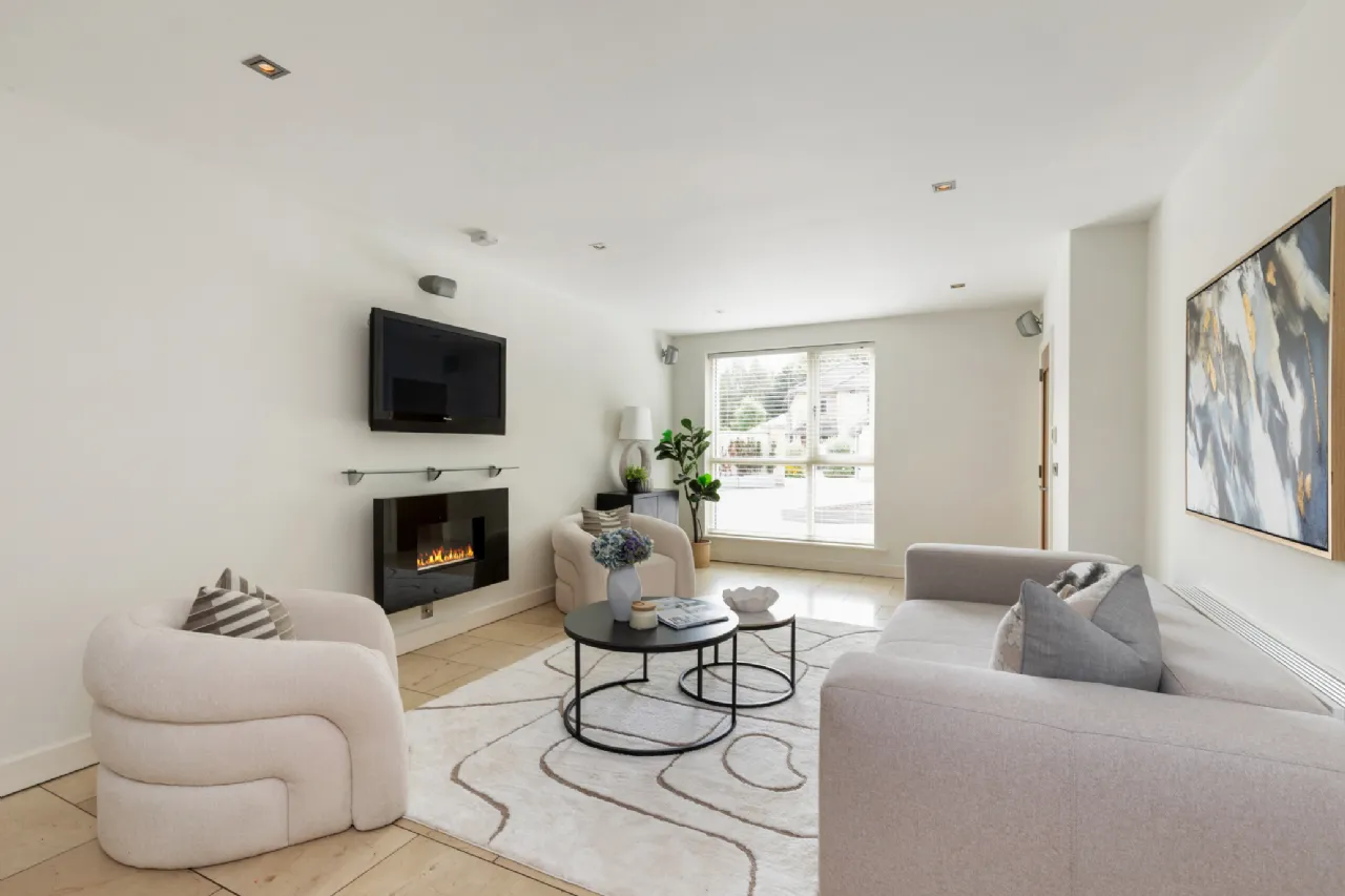 Photo of 4 Longwood, Wynnsward Park, Clonskeagh, Dublin