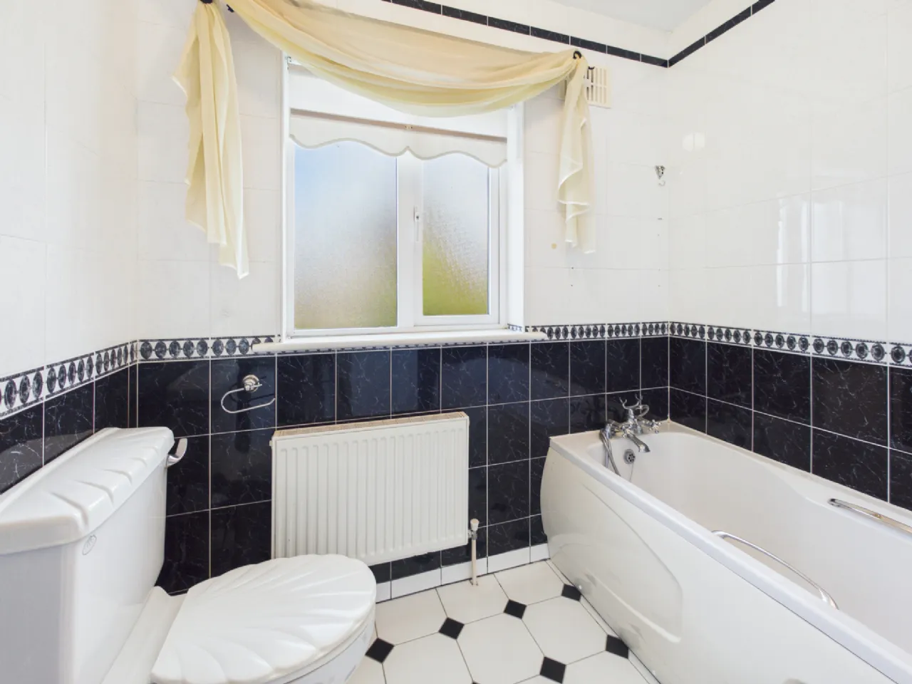 Photo of 34 Hazelwood, Dublin Road, Thurles, Co. Tipperary, E41 T9K3