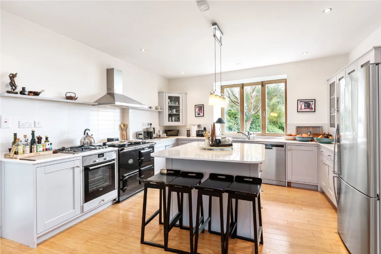 Photo of Clifton Lodge, Corbawn Lane, Shankill, Co Dublin, D18 W281