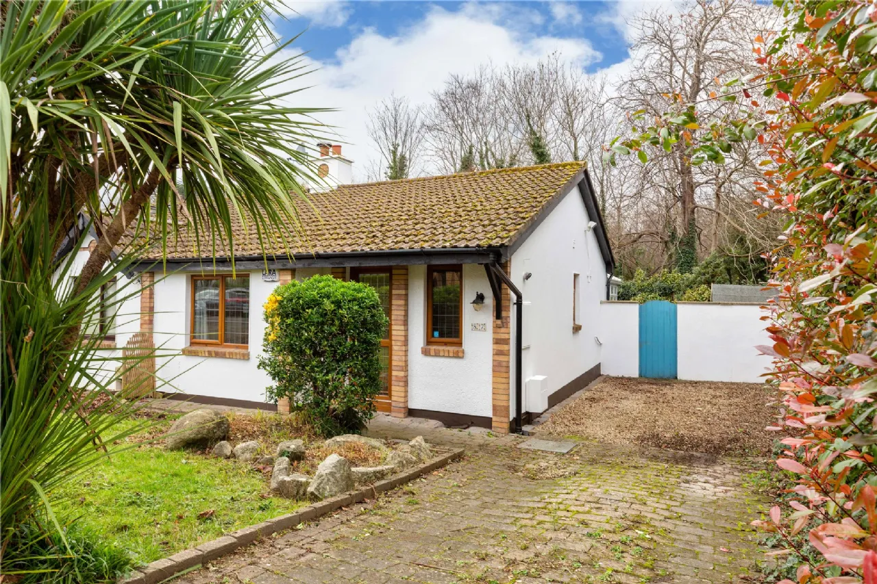 Photo of 87 Mountain View, Crinken Glen, Shankill, Dublin 18, D18 K2R8