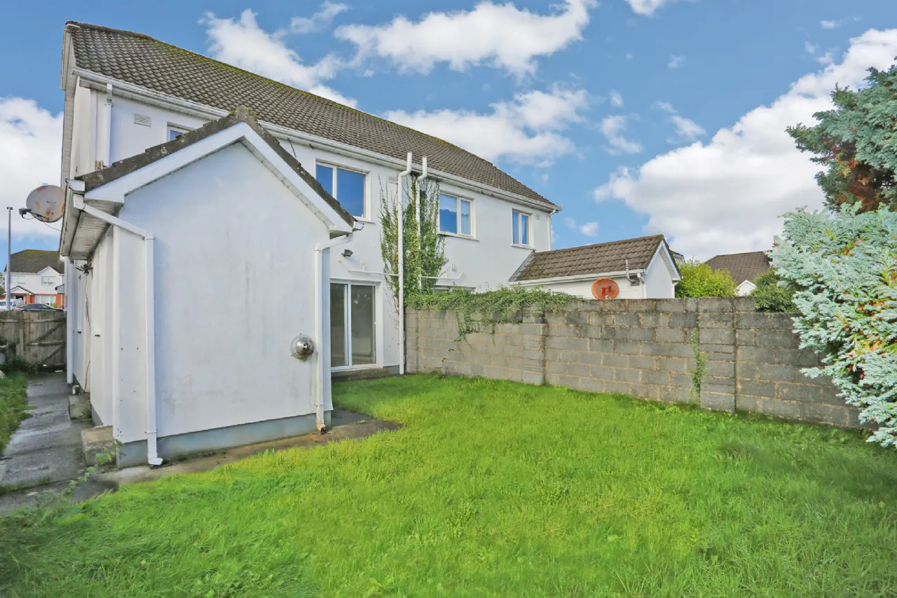 Photo of 26 Oakwood, Sixmilebridge, Clare, V95 F294