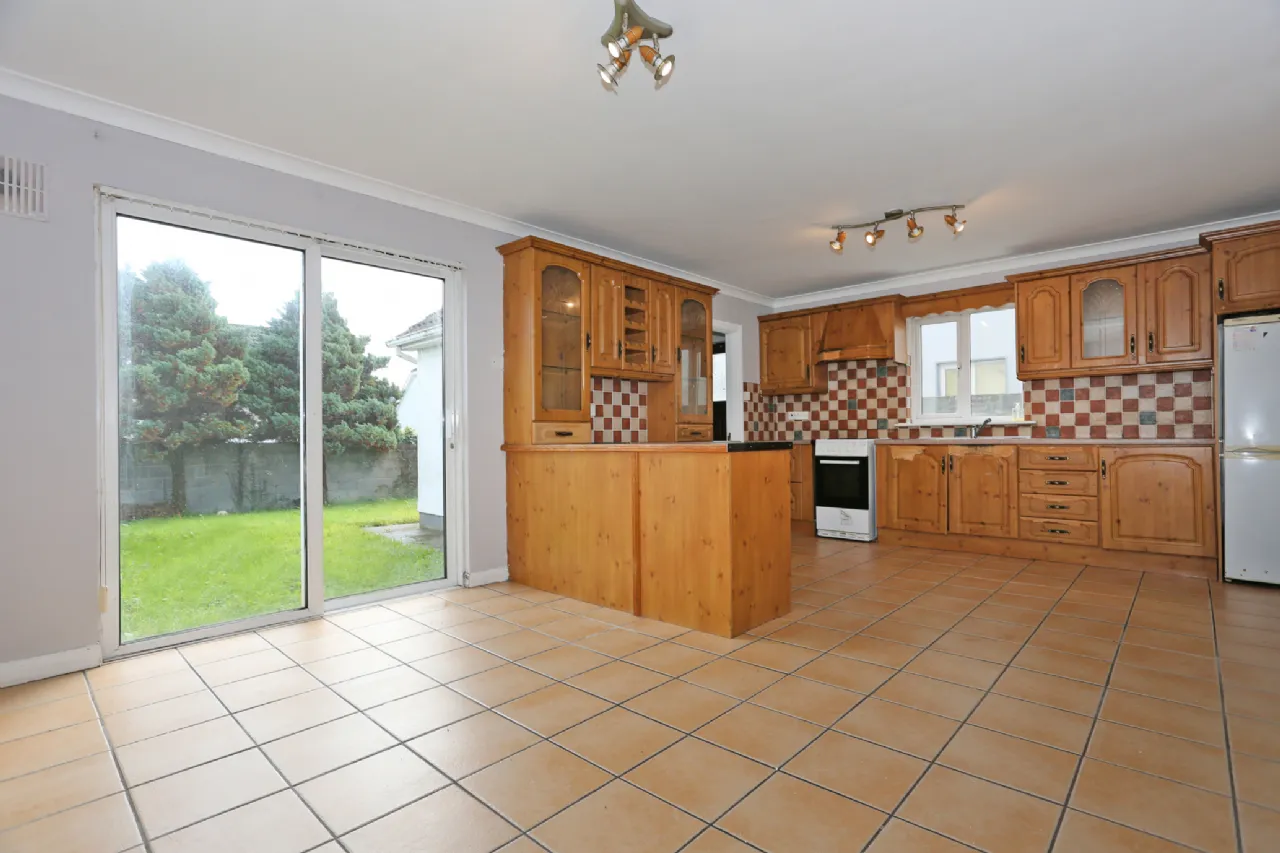 Photo of 26 Oakwood, Sixmilebridge, Clare, V95 F294
