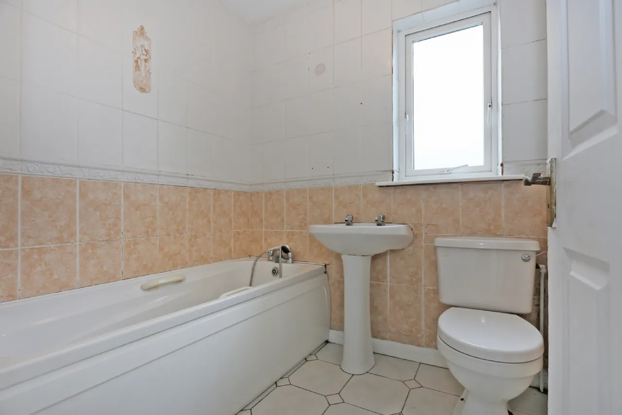 Photo of 26 Oakwood, Sixmilebridge, Clare, V95 F294