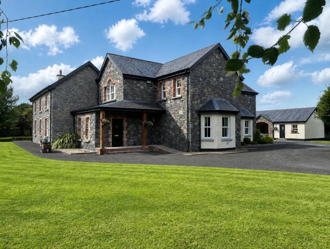 Photo of Leanmor House, Kilmore, Dundrum, Tipperary, E34 H500