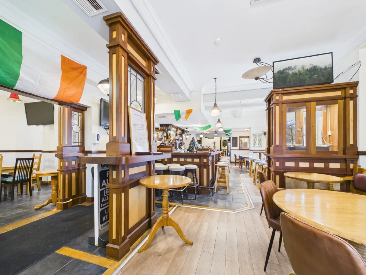 Photo of The Grattan Bar, 1-2 Bridge Street, Waterford, X91 YD52