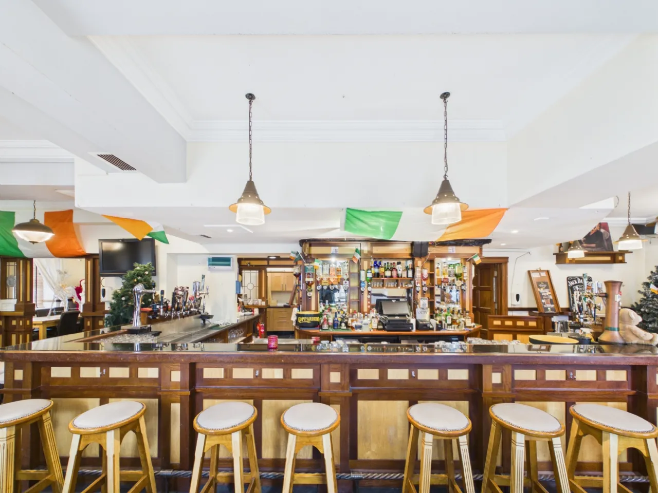 Photo of The Grattan Bar, 1-2 Bridge Street, Waterford, X91 YD52