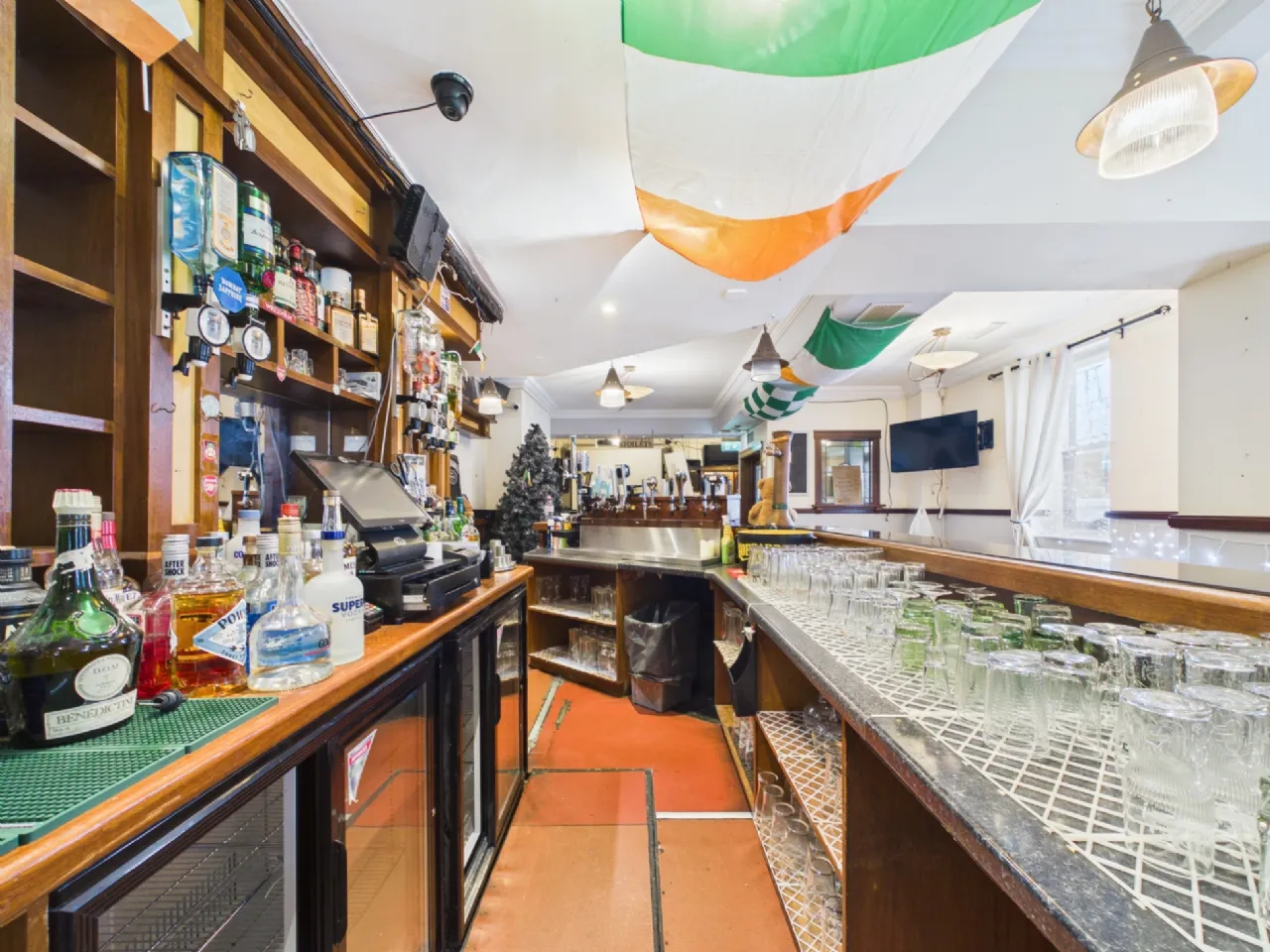 Photo of The Grattan Bar, 1-2 Bridge Street, Waterford, X91 YD52
