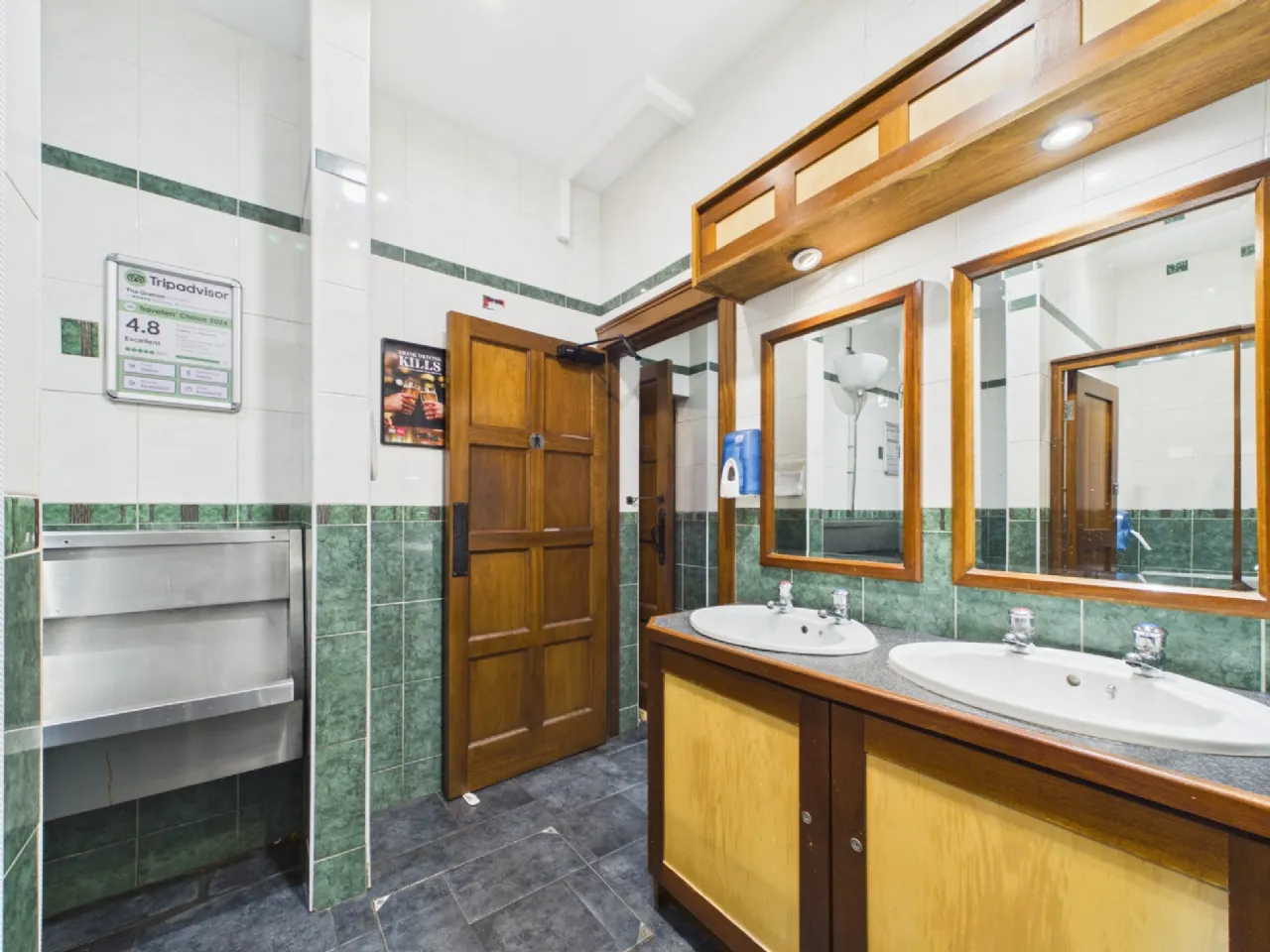 Photo of The Grattan Bar, 1-2 Bridge Street, Waterford, X91 YD52