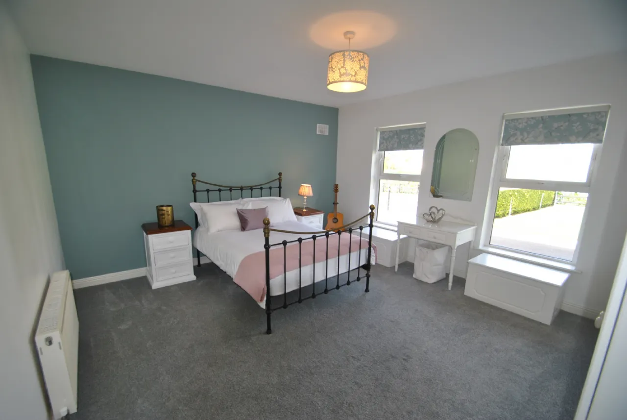 Photo of Carrig Road, Parkmore, Roscrea, Co. Tipperary., E53 CY99