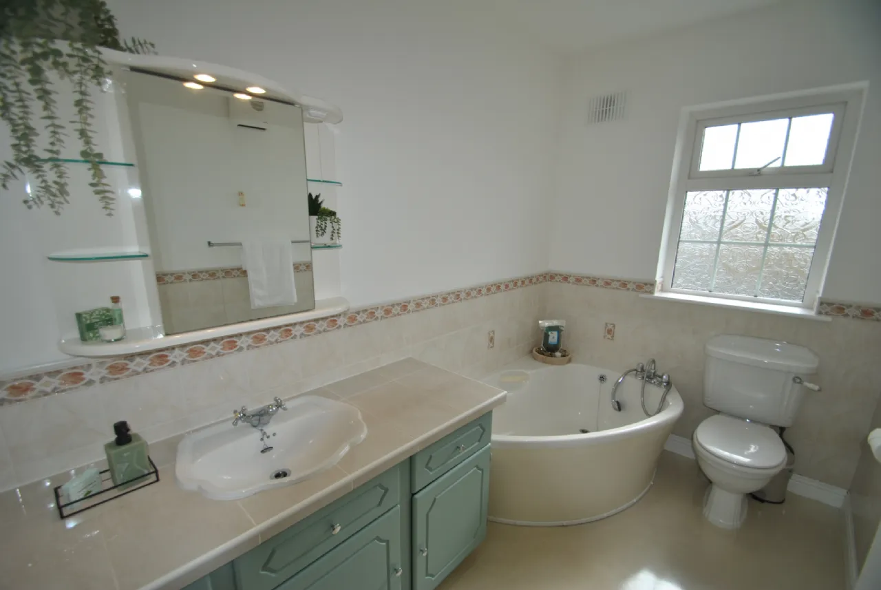 Photo of Carrig Road, Parkmore, Roscrea, Co. Tipperary., E53 CY99