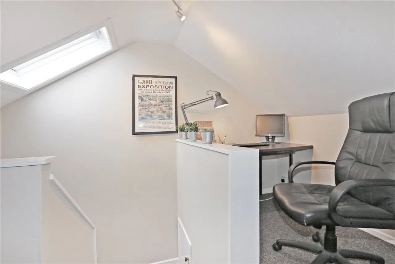 Photo of 18 Aisling Drive, Clareview, Limerick, V94 N6PN