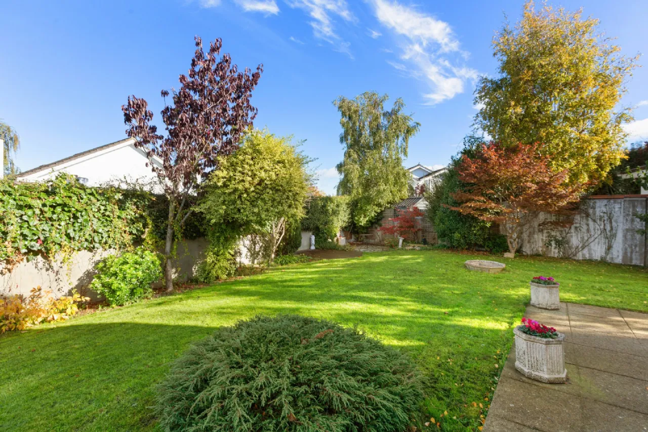 Photo of 12 Parkvale, Dundrum, Dublin 16, D16 EY20