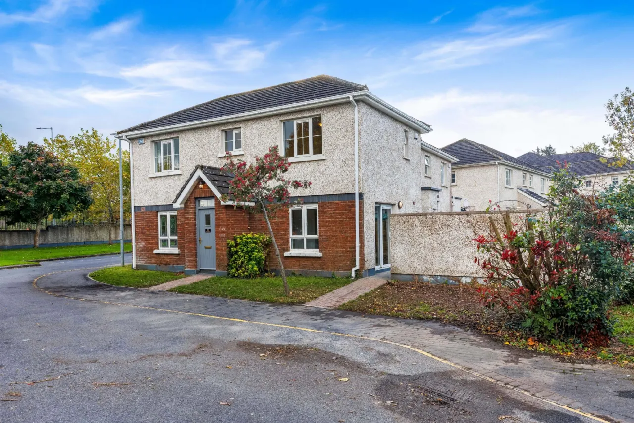 Photo of 33 Bishops Orchard, Tyrrelstown, Dublin 15, D15 V0P6