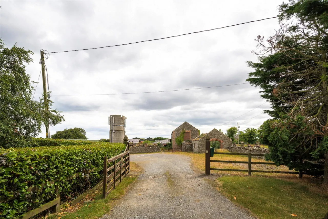 Photo of Marsh Farm Yard, Dublin Road, Mooretown, Dromiskin, Dundalk