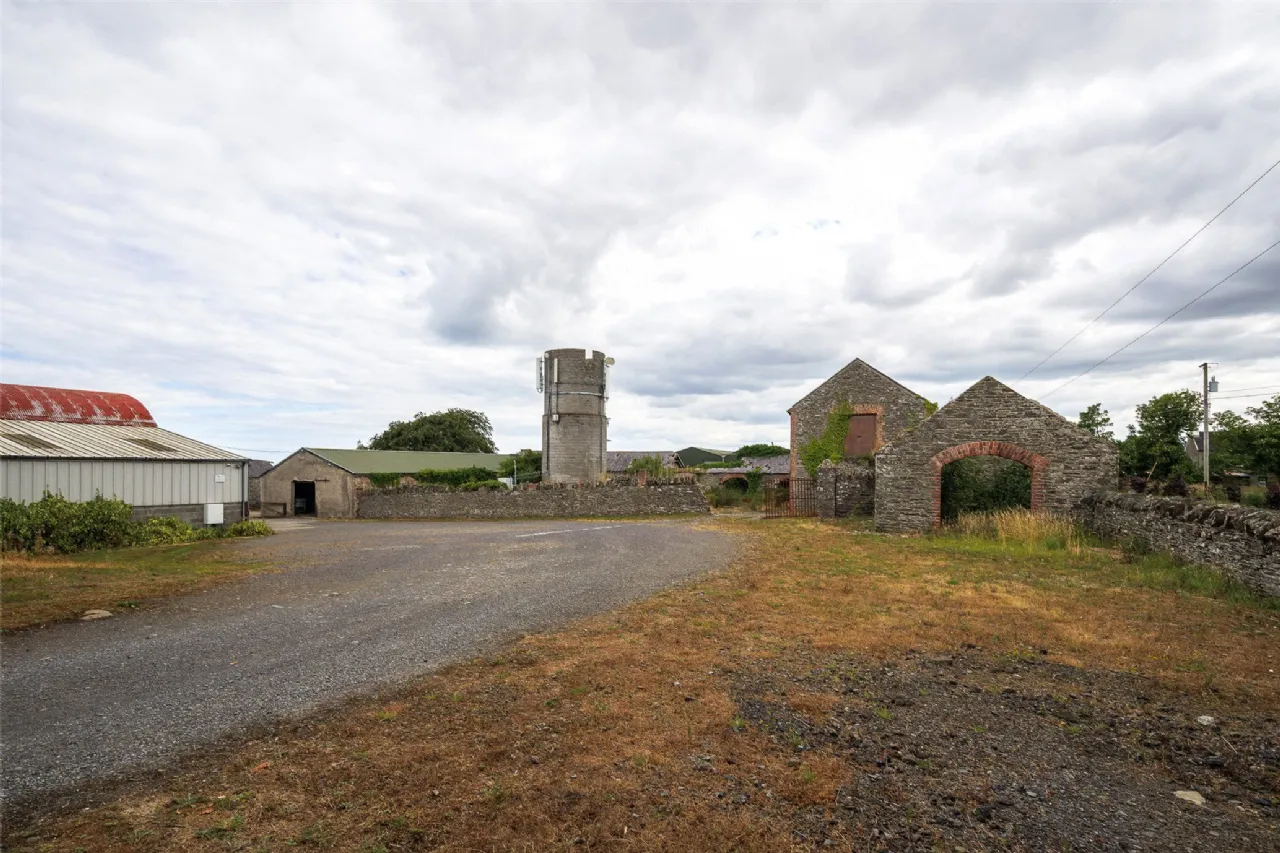 Photo of Marsh Farm Yard, Dublin Road, Mooretown, Dromiskin, Dundalk