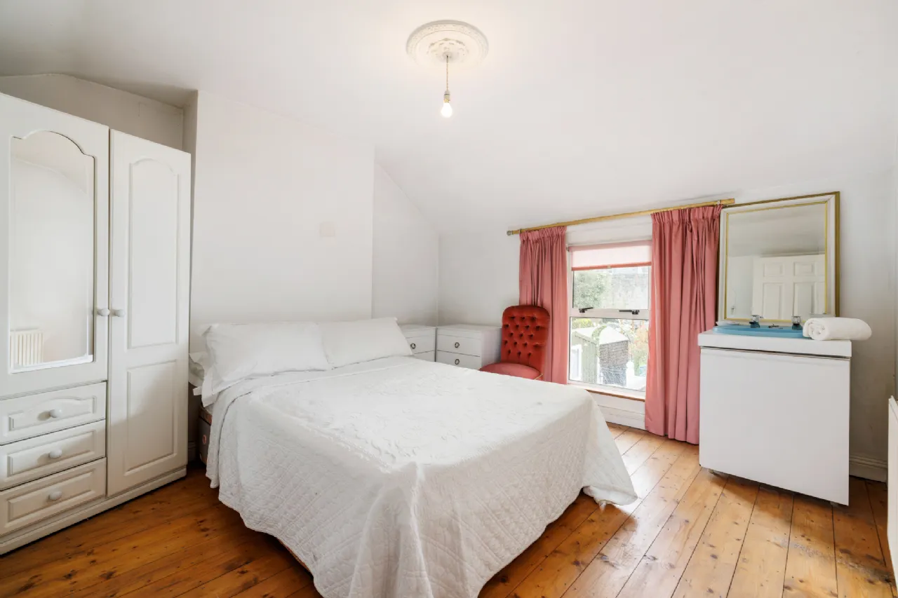 Photo of 1 Barrow Street, Off Grand Canal Street, Dublin 4, D04 R8X0