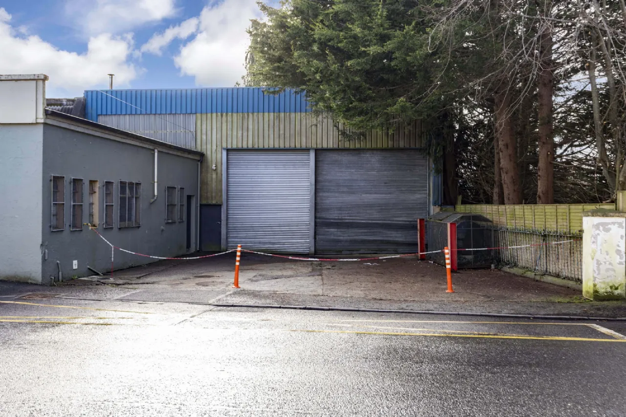 Photo of Commercial Warehouse, Swan Park,, North Rd,, Monaghan., H18 YD73