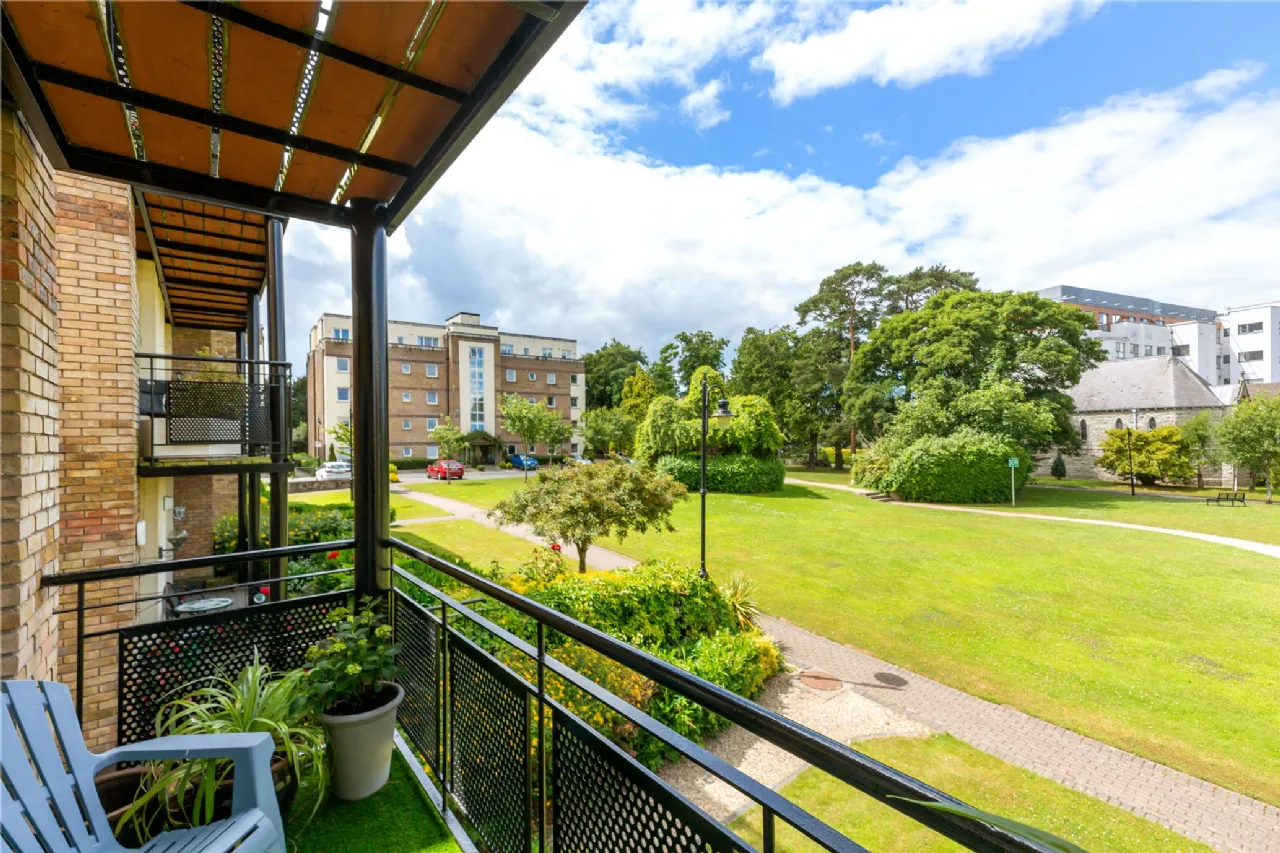 Photo of 411 Galloping Green, Blackrock, Co Dublin