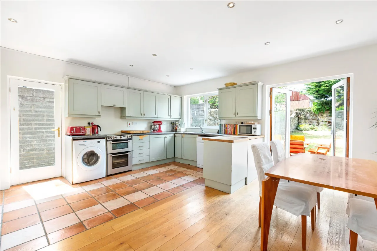 Photo of 41b Carysfort Avenue, Blackrock, Co. Dublin, A94 EY63