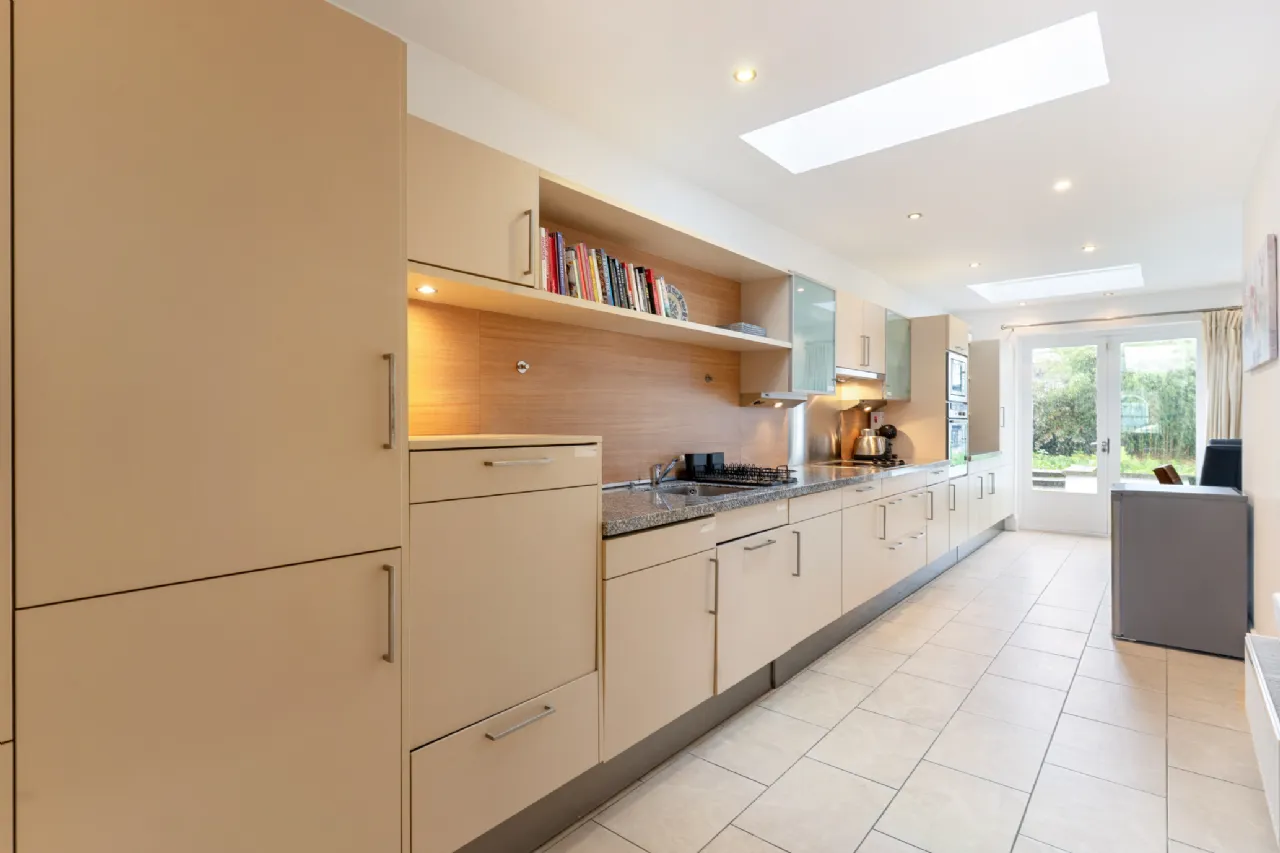 Photo of 18 Albert Place East, Grand Canal Street, Dublin 2, D02 AH61