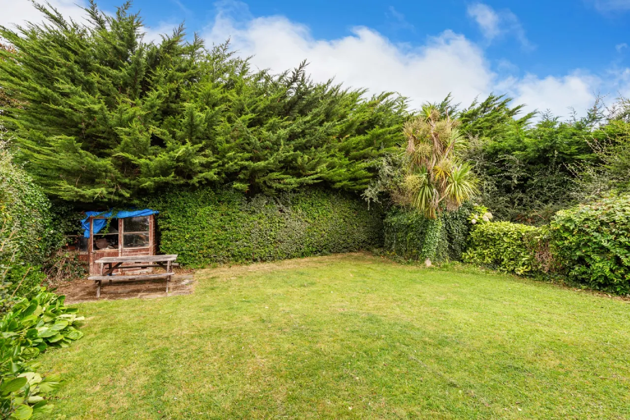 Photo of 6 Joyce Avenue, Foxrock, Dublin 18, D18 K3V7