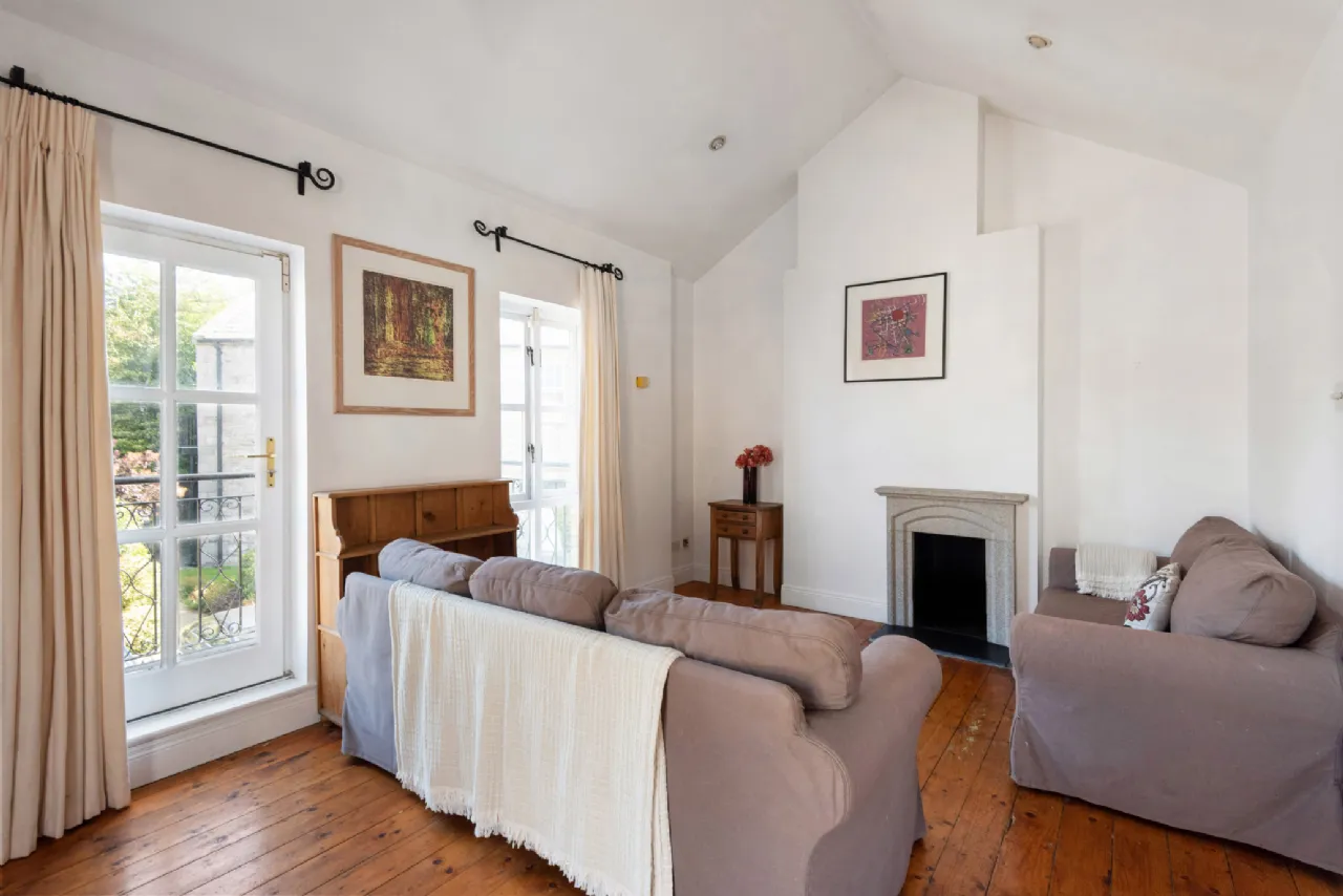 Photo of 32 Haddington Square, Haddington Road, Ballsbridge, Dublin 4, D04 C2V3