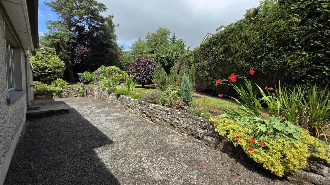 Photo of Chez Nous, Palmershill, Cashel, Co Tipperary, E25WK26