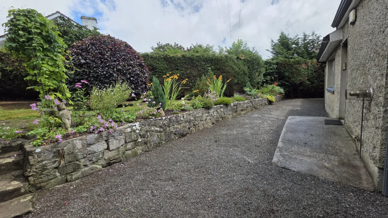 Photo of Chez Nous, Palmershill, Cashel, Co Tipperary, E25WK26