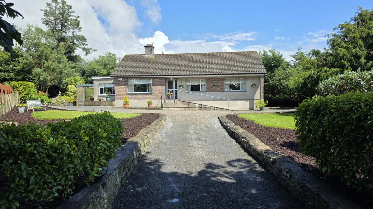 Photo of Chez Nous, Palmershill, Cashel, Co Tipperary, E25WK26