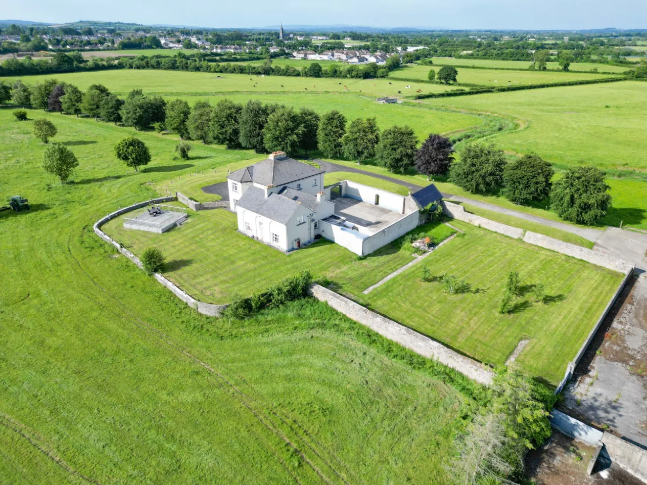 Photo of Woodville House On C. 38 Acres, Woodville, Templemore, Co. Tipperary, E41 CA40