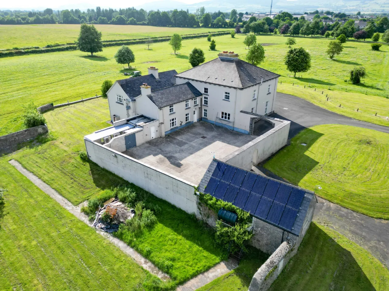 Photo of Woodville House On C. 38 Acres, Woodville, Templemore, Co. Tipperary, E41 CA40