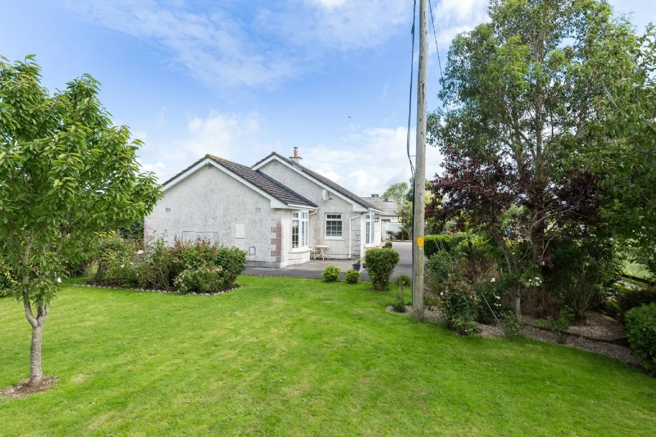 Photo of Yew Tree House, Commons North, Suncroft, The Curragh, Co. Kildare, R56 FX45