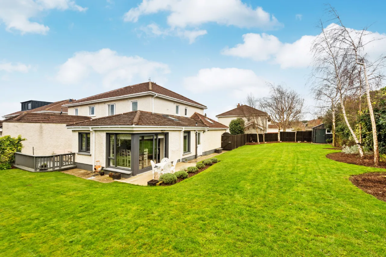 Photo of 10 Woodstown Way, Knocklyon, Dublin 16, D16 E193