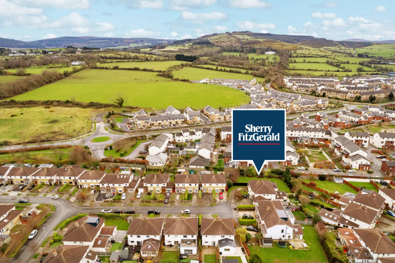 Photo of 10 Woodstown Way, Knocklyon, Dublin 16, D16 E193