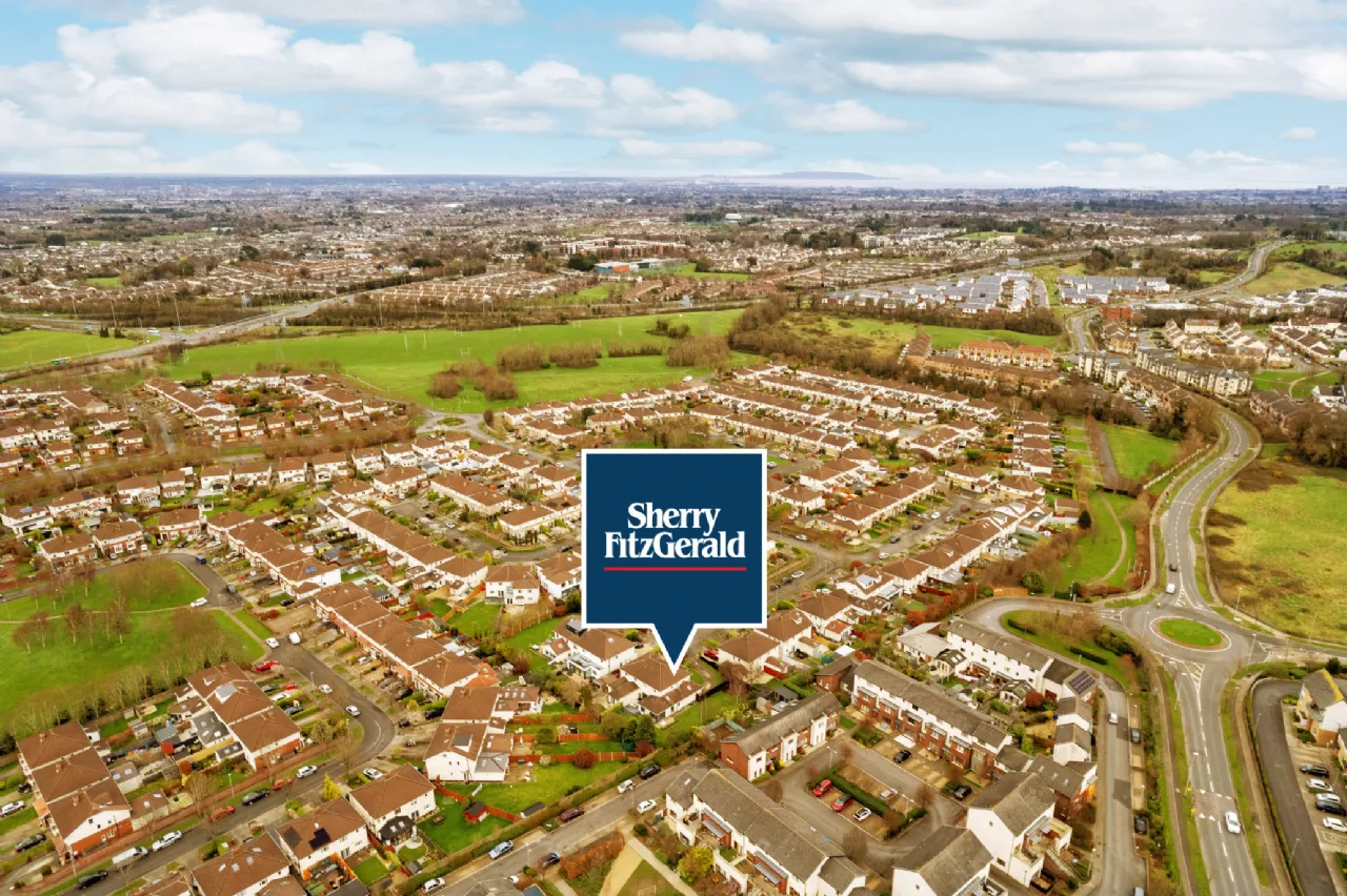 Photo of 10 Woodstown Way, Knocklyon, Dublin 16, D16 E193