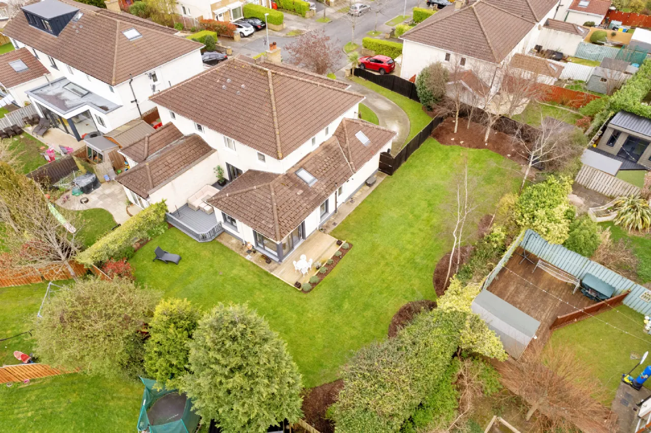 Photo of 10 Woodstown Way, Knocklyon, Dublin 16, D16 E193