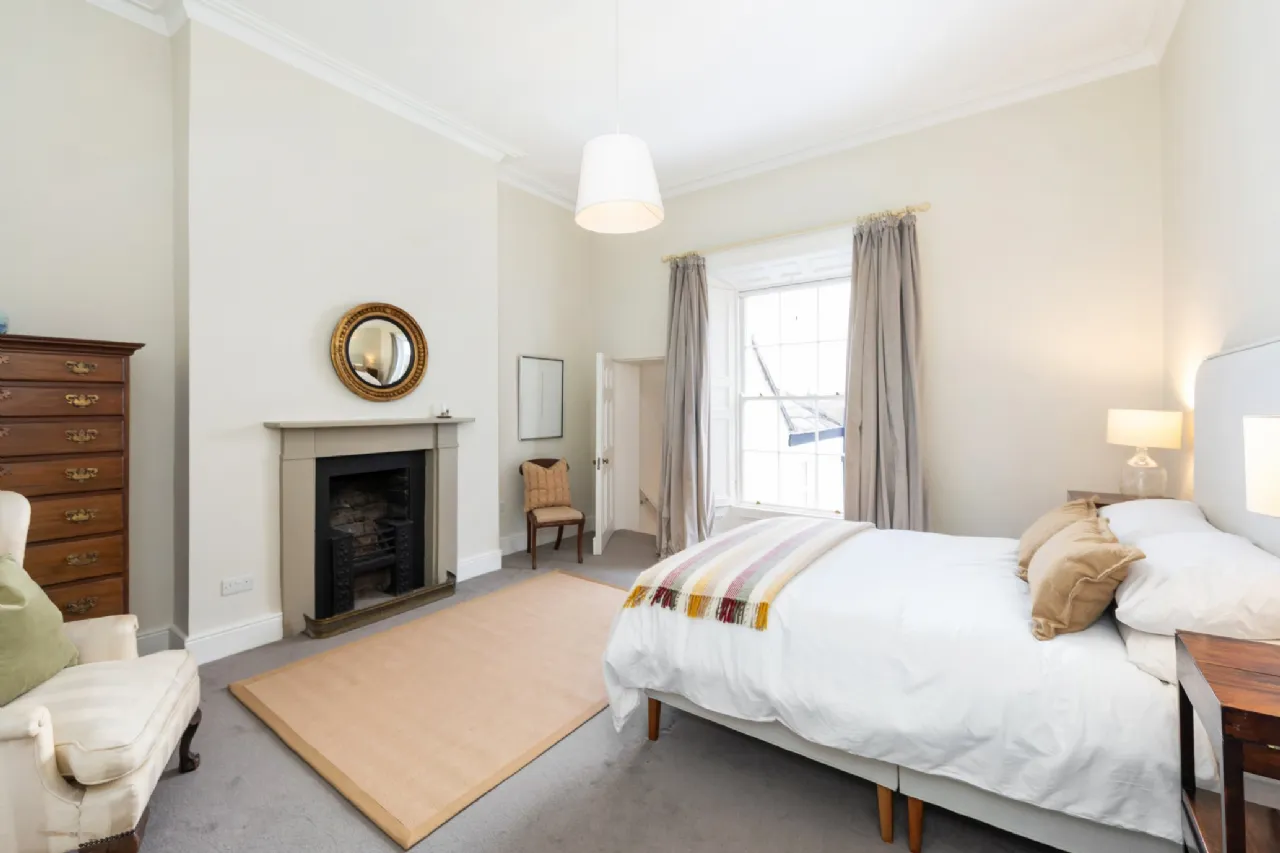 Photo of 17 Lower Prince Edward Terrace, Carysfort Avenue, Blackrock, Co Dublin, A94 K6R9