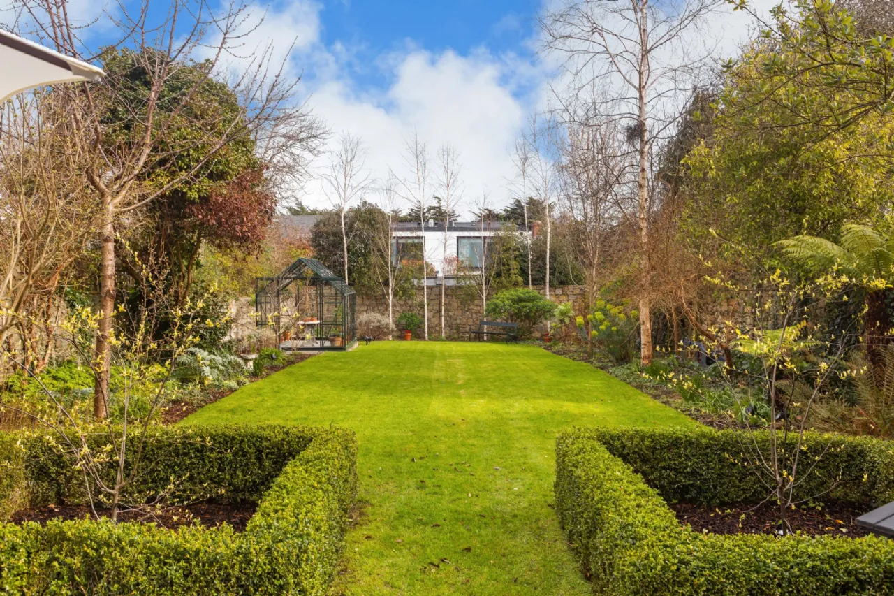 Photo of 17 Lower Prince Edward Terrace, Carysfort Avenue, Blackrock, Co Dublin, A94 K6R9