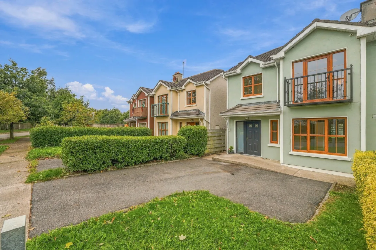 Photo of 122 Meadowgate, Gorey, Co. Wexford, Y25 D9W3