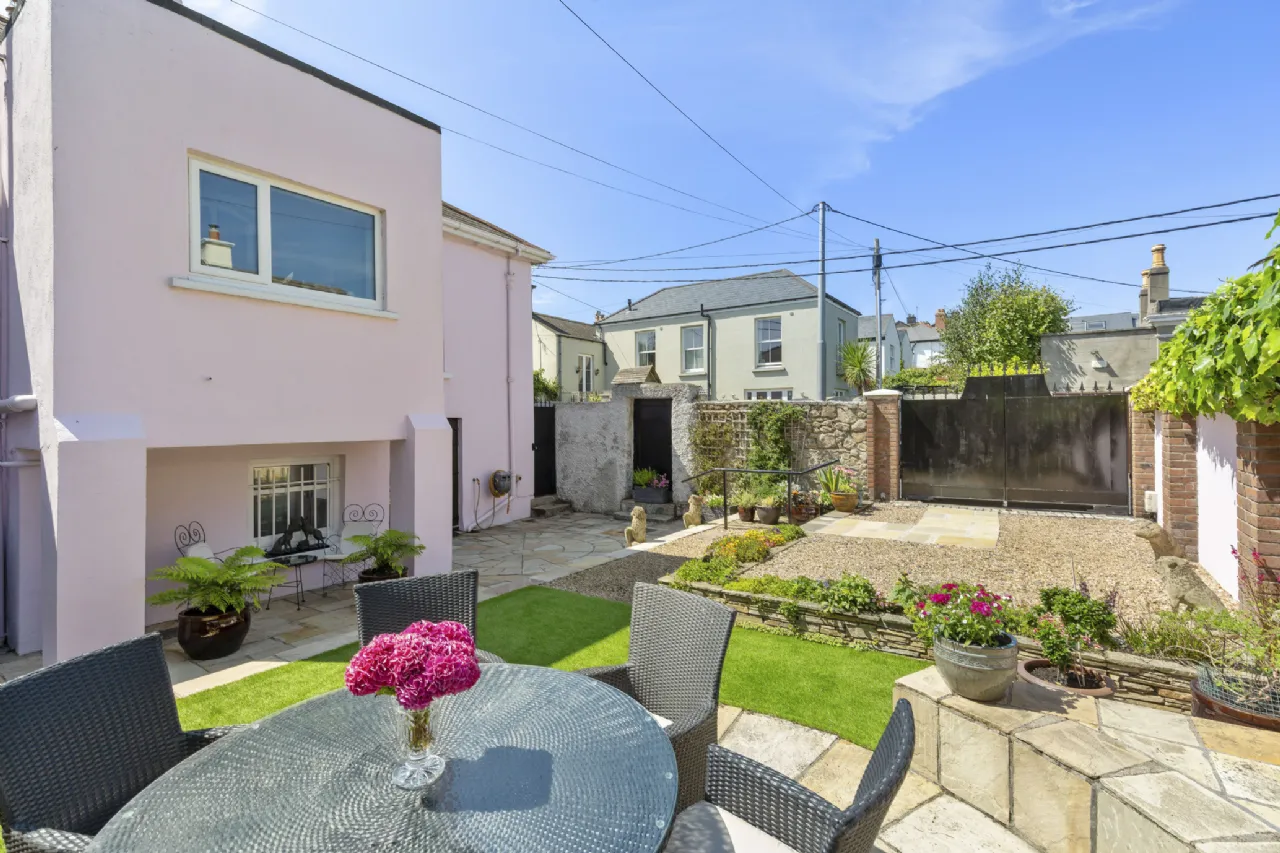 Photo of Raven Lodge, 17 Summerhill Road, Sandycove, Co Dublin, A96 VX65