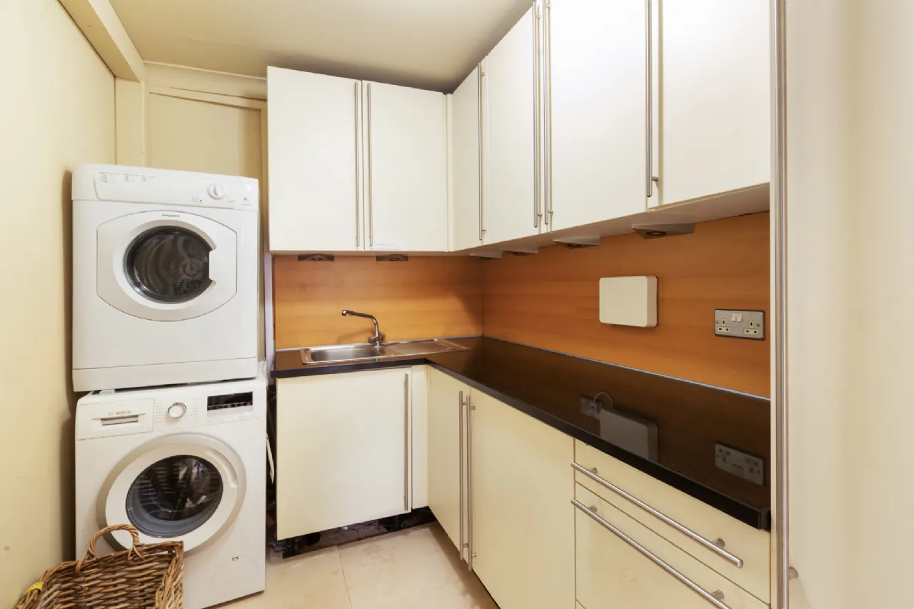 Photo of Strand Lodge, 5 Strand Road, Sandymount, Dublin 4, D04 X461