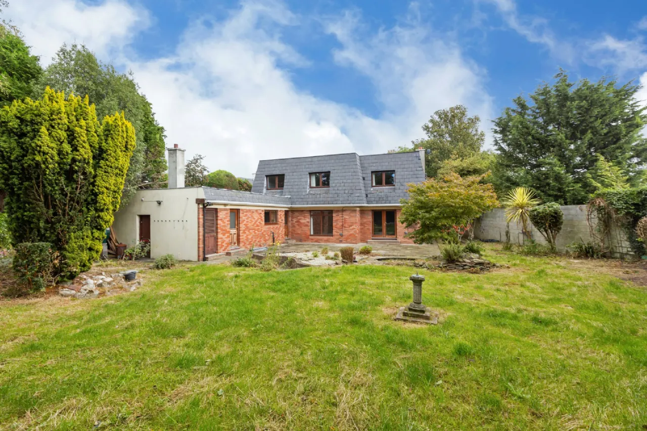 Photo of Woodbine, Owendore Avenue, Rathfarnham, Dublin 14, D14 V2Y0