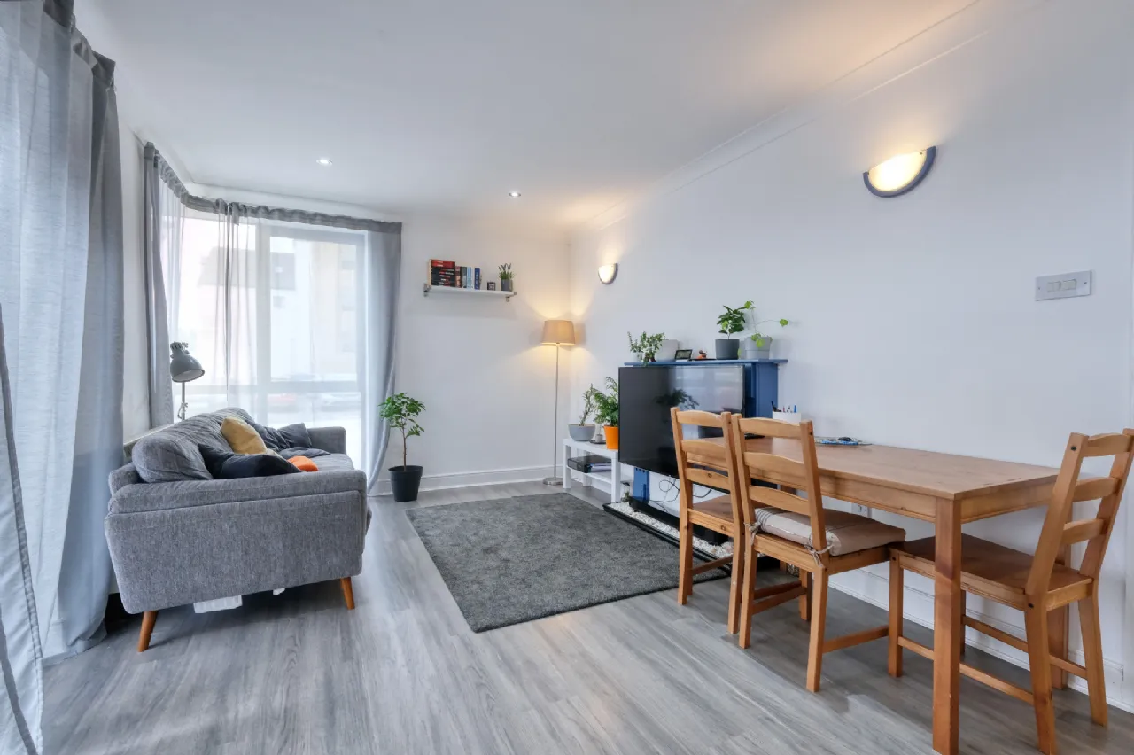 Photo of 6 Harbour Point, Market Square, Longford, N39 Y642