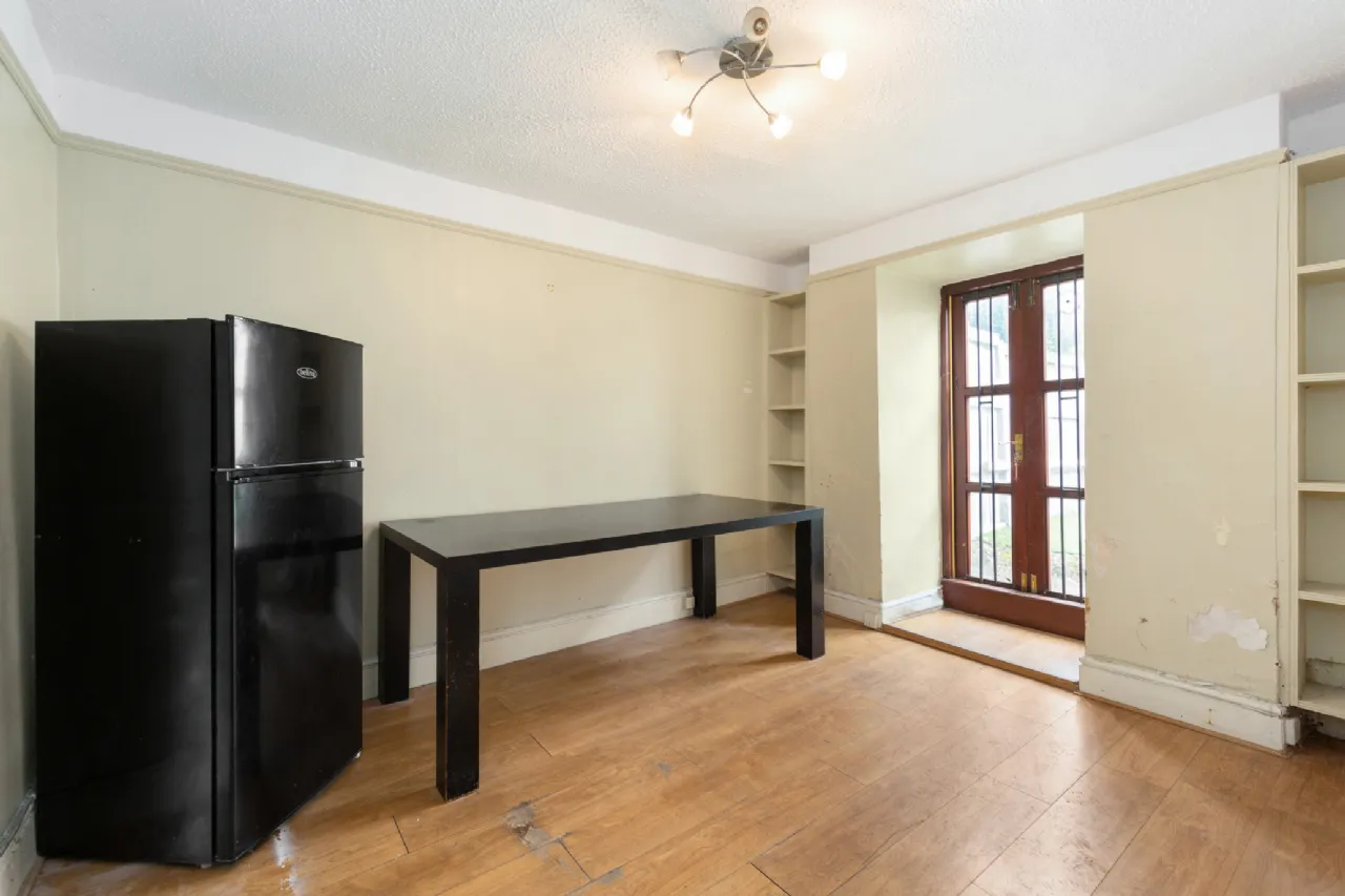 Photo of 11 Eastmoreland Place, Dublin 4, D04 XV18