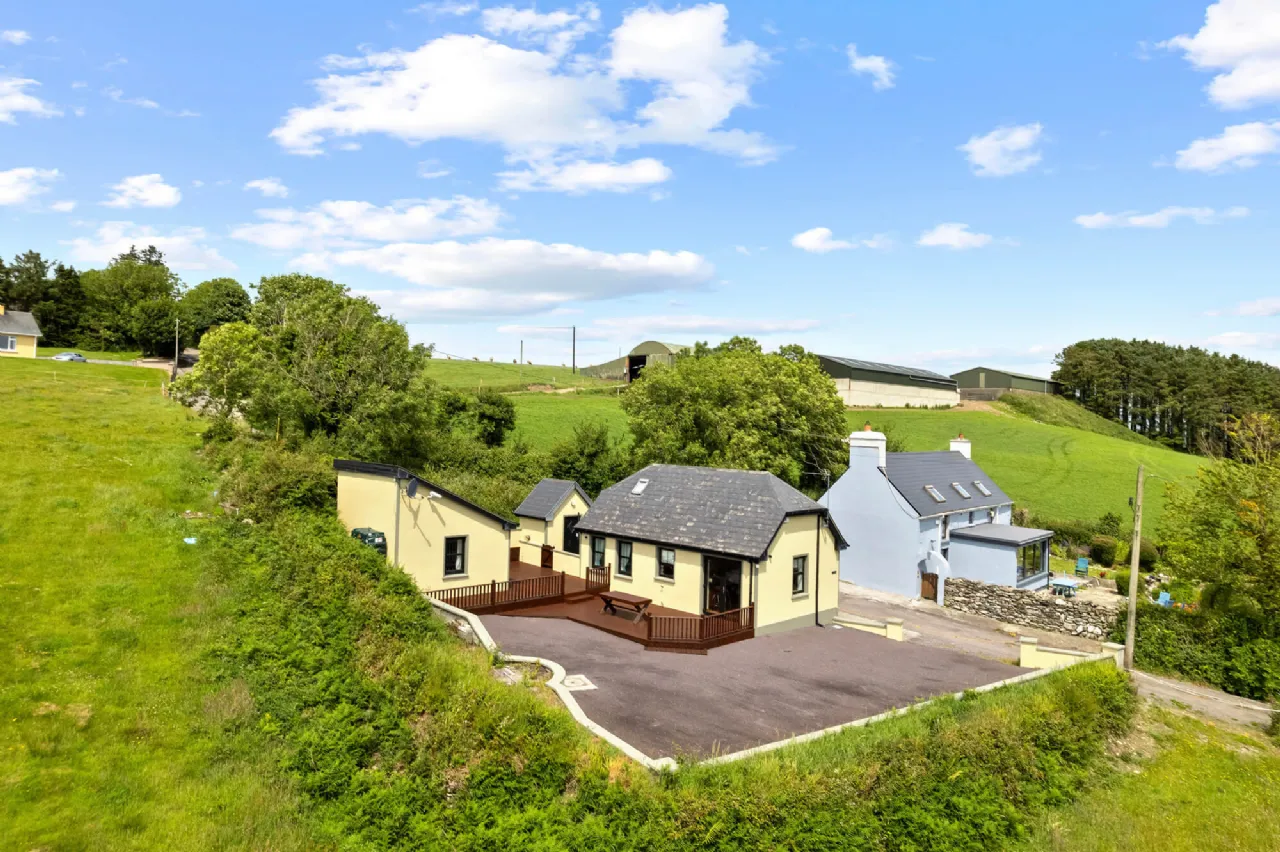 Photo of An Naomhóg, Inchinattin, Rosscarbery, Co Cork, P85 XW11