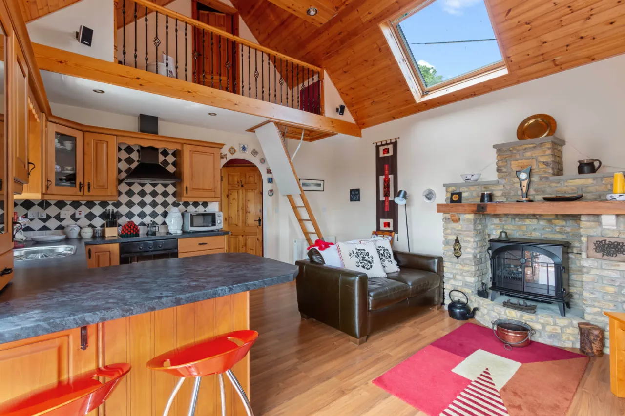 Photo of An Naomhóg, Inchinattin, Rosscarbery, Co Cork, P85 XW11