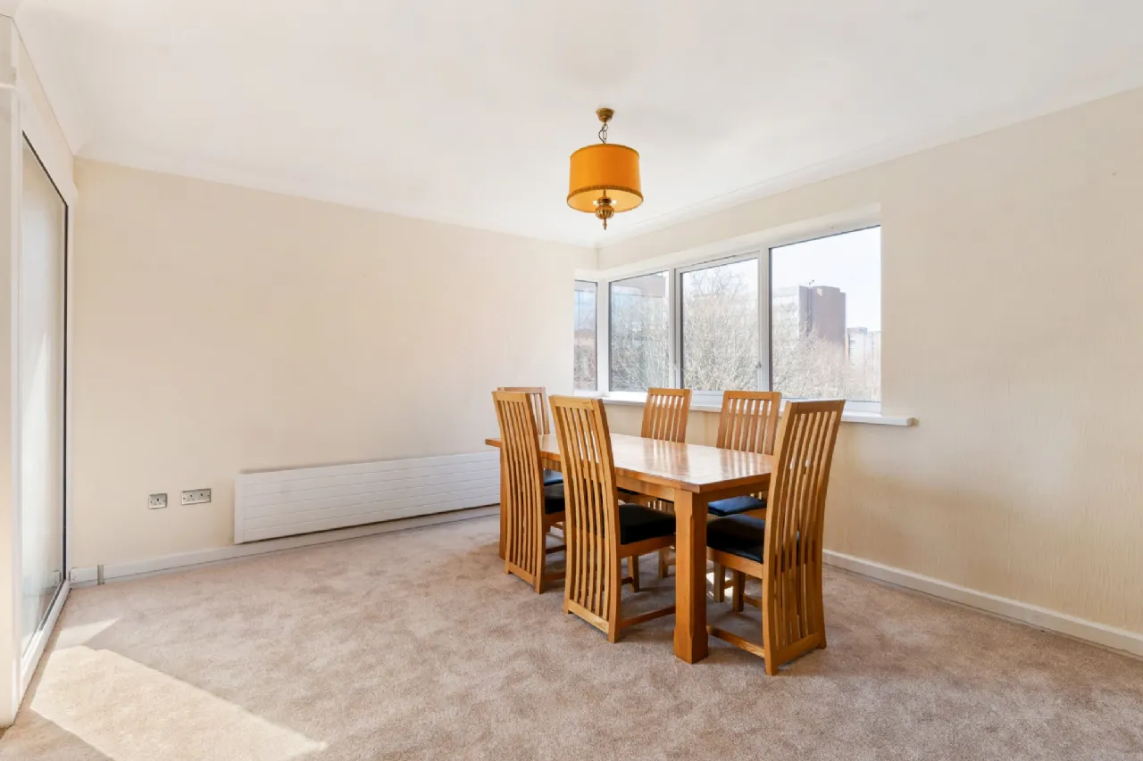 Photo of 28 Burleigh Court, Burlington Road, Dublin 4, D04 X596