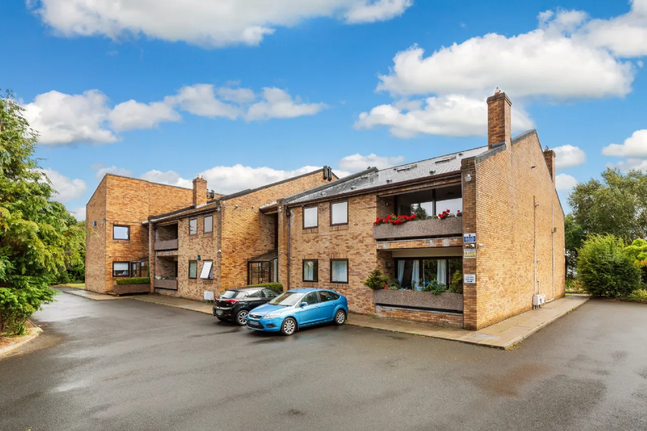 Photo of 11 Denewood, Beechpark Avenue, Castleknock, Dublin 15, D15 EY91