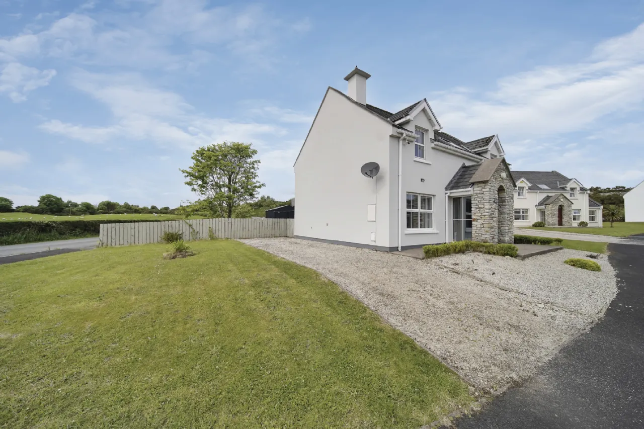 Photo of Sand Piper Lodge, 1 Ballymastocker Heights, Portsalon, Co. Donegal, F92X085